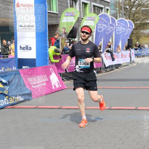 12.04.2026 - 45. Internationalen Wilhelmsburger Insellauf Strokosch-Dieckow http://msf.ph/oto/9482465 12.04.2026 12:48:25 Ziel 5607, 5364 meine-sportfotos.de