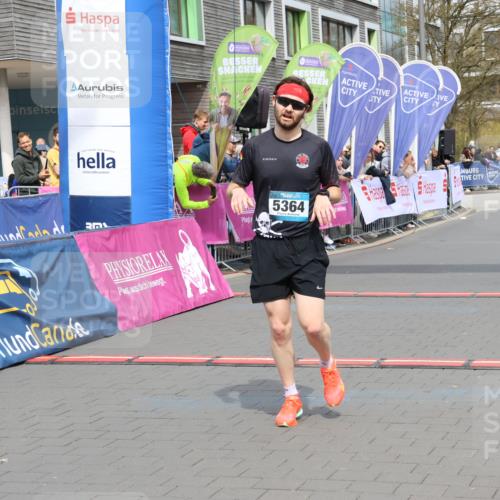 12.04.2026 - 45. Internationalen Wilhelmsburger Insellauf Strokosch-Dieckow http://msf.ph/oto/9482476 12.04.2026 12:48:25 Ziel 5607, 5364 meine-sportfotos.de