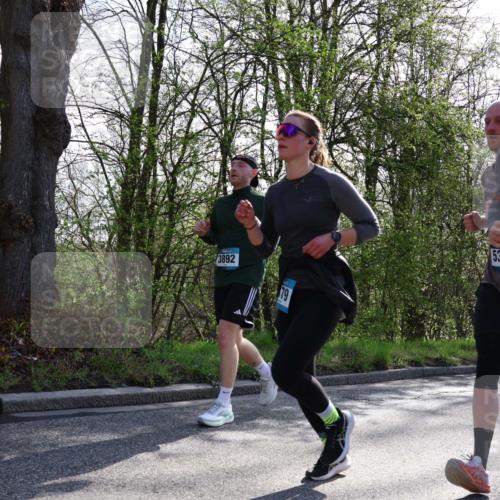 12.04.2026 - 45. Internationalen Wilhelmsburger Insellauf Yannick Fuchs http://msf.ph/oto/9482481 12.04.2026 10:30:53 Laufen 3892, 535, 5416 meine-sportfotos.de