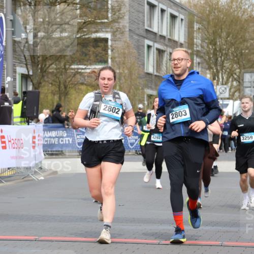 12.04.2026 - 45. Internationalen Wilhelmsburger Insellauf Strokosch-Dieckow http://msf.ph/oto/9482501 12.04.2026 13:24:18 Ziel 3739, 5209, 5212, 2802, 2803, 3258, 3259, 4073 meine-sportfotos.de