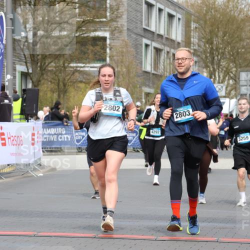 12.04.2026 - 45. Internationalen Wilhelmsburger Insellauf Strokosch-Dieckow http://msf.ph/oto/9482524 12.04.2026 13:24:18 Ziel 3739, 5209, 5212, 2802, 2803, 3258, 3259, 4073 meine-sportfotos.de