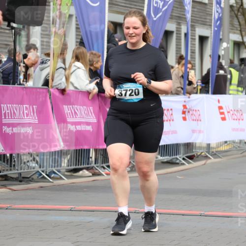 12.04.2026 - 45. Internationalen Wilhelmsburger Insellauf Strokosch-Dieckow http://msf.ph/oto/9482561 12.04.2026 13:24:12 Ziel 2766, 5622, 3739, 5209, 5212 meine-sportfotos.de