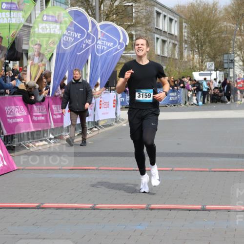 12.04.2026 - 45. Internationalen Wilhelmsburger Insellauf Strokosch-Dieckow http://msf.ph/oto/9482633 12.04.2026 12:48:51 Ziel 3159 meine-sportfotos.de