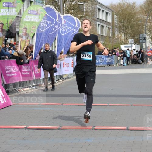 12.04.2026 - 45. Internationalen Wilhelmsburger Insellauf Strokosch-Dieckow http://msf.ph/oto/9482651 12.04.2026 12:48:52 Ziel 3159 meine-sportfotos.de