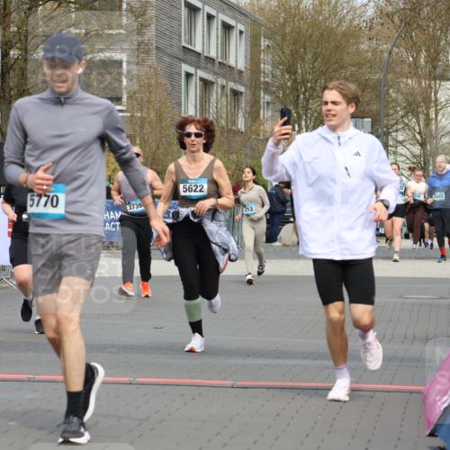 12.04.2026 - 45. Internationalen Wilhelmsburger Insellauf Strokosch-Dieckow http://msf.ph/oto/9482656 12.04.2026 13:24:09 Ziel 2766, 5622 meine-sportfotos.de