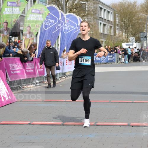 12.04.2026 - 45. Internationalen Wilhelmsburger Insellauf Strokosch-Dieckow http://msf.ph/oto/9482668 12.04.2026 12:48:52 Ziel 3159 meine-sportfotos.de