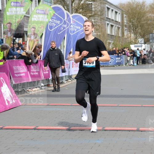 12.04.2026 - 45. Internationalen Wilhelmsburger Insellauf Strokosch-Dieckow http://msf.ph/oto/9482675 12.04.2026 12:48:52 Ziel 3159 meine-sportfotos.de