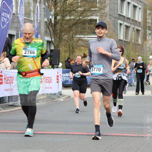 12.04.2026 - 45. Internationalen Wilhelmsburger Insellauf Strokosch-Dieckow http://msf.ph/oto/9482724 12.04.2026 13:24:08 Ziel 2766, 5622 meine-sportfotos.de