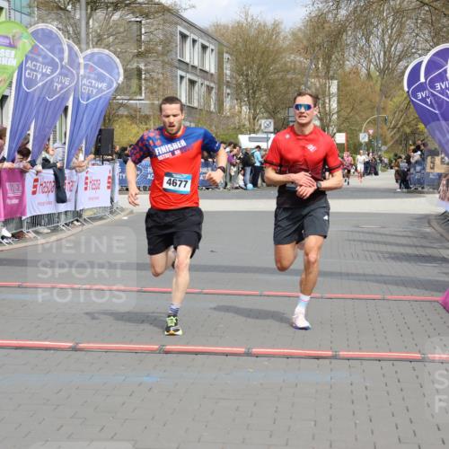 12.04.2026 - 45. Internationalen Wilhelmsburger Insellauf Strokosch-Dieckow http://msf.ph/oto/9482783 12.04.2026 12:49:00 Ziel 4677, 4240 meine-sportfotos.de