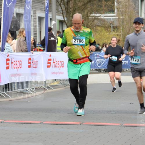 12.04.2026 - 45. Internationalen Wilhelmsburger Insellauf Strokosch-Dieckow http://msf.ph/oto/9482791 12.04.2026 13:24:06 Ziel 2766 meine-sportfotos.de
