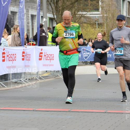 12.04.2026 - 45. Internationalen Wilhelmsburger Insellauf Strokosch-Dieckow http://msf.ph/oto/9482798 12.04.2026 13:24:06 Ziel 2766 meine-sportfotos.de