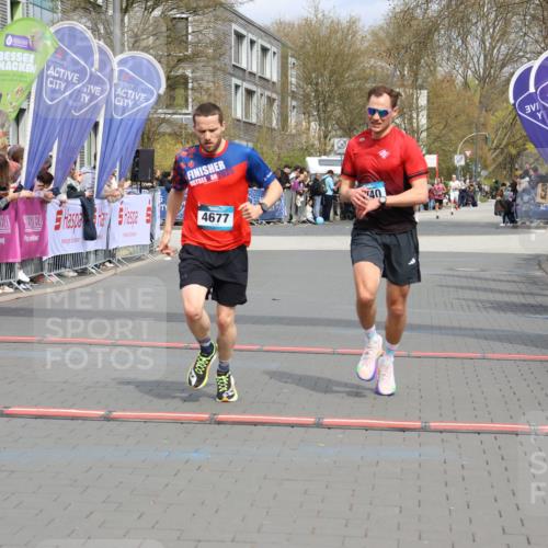 12.04.2026 - 45. Internationalen Wilhelmsburger Insellauf Strokosch-Dieckow http://msf.ph/oto/9482801 12.04.2026 12:49:00 Ziel 4677, 4240 meine-sportfotos.de