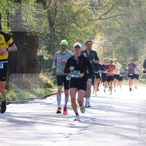 12.04.2026 - 45. Internationalen Wilhelmsburger Insellauf Yannick Fuchs http://msf.ph/oto/9482839 12.04.2026 10:23:54 Laufen 2402, 4493, 4807, 4441, 36 meine-sportfotos.de