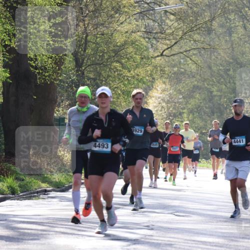12.04.2026 - 45. Internationalen Wilhelmsburger Insellauf Yannick Fuchs http://msf.ph/oto/9482846 12.04.2026 10:23:55 Laufen 2402, 4493, 3929, 3945, 4807, 636, 2559, 2482, 4441 meine-sportfotos.de