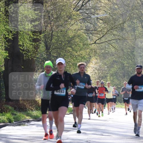 12.04.2026 - 45. Internationalen Wilhelmsburger Insellauf Yannick Fuchs http://msf.ph/oto/9482848 12.04.2026 10:23:55 Laufen 2402, 4493, 3929, 3945, 4807, 2482, 441 meine-sportfotos.de