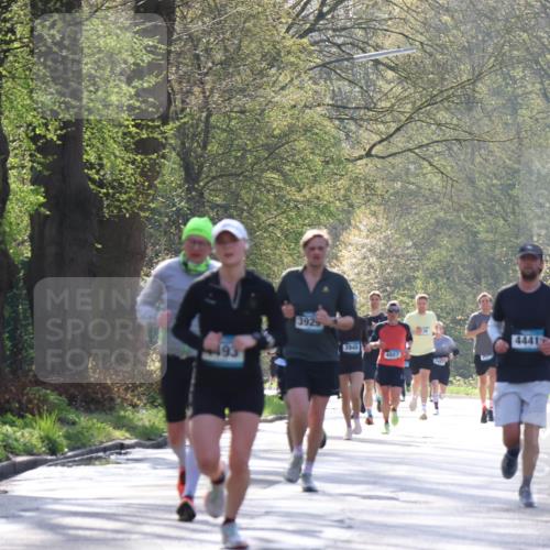 12.04.2026 - 45. Internationalen Wilhelmsburger Insellauf Yannick Fuchs http://msf.ph/oto/9482851 12.04.2026 10:23:55 Laufen 2402, 493, 392, 3945, 4807, 4441 meine-sportfotos.de