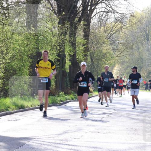 12.04.2026 - 45. Internationalen Wilhelmsburger Insellauf Yannick Fuchs http://msf.ph/oto/9482861 12.04.2026 10:23:56 Laufen 2402, 4493, 3929, 4441, 4807 meine-sportfotos.de