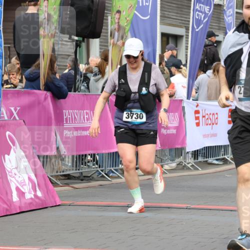 12.04.2026 - 45. Internationalen Wilhelmsburger Insellauf Strokosch-Dieckow http://msf.ph/oto/9482870 12.04.2026 13:24:00 Ziel 3814, 2716, 3730, 3353 meine-sportfotos.de