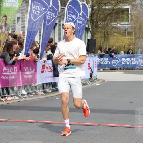 12.04.2026 - 45. Internationalen Wilhelmsburger Insellauf Strokosch-Dieckow http://msf.ph/oto/9482894 12.04.2026 12:49:15 Ziel 3947, 5648 meine-sportfotos.de