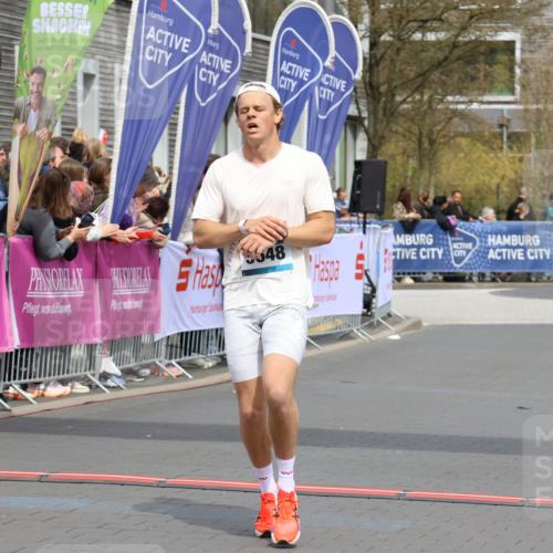 12.04.2026 - 45. Internationalen Wilhelmsburger Insellauf Strokosch-Dieckow http://msf.ph/oto/9482909 12.04.2026 12:49:16 Ziel 3947, 5648 meine-sportfotos.de