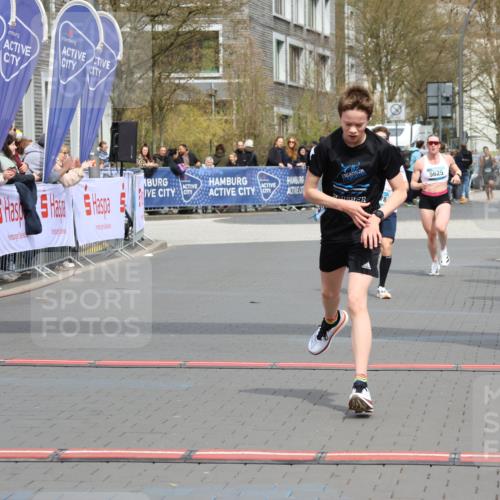12.04.2026 - 45. Internationalen Wilhelmsburger Insellauf Strokosch-Dieckow http://msf.ph/oto/9482917 12.04.2026 12:49:30 Ziel 4876, 2378, 5625 meine-sportfotos.de