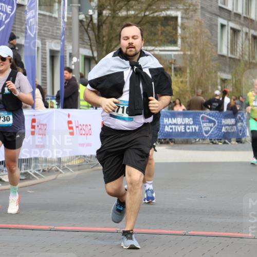 12.04.2026 - 45. Internationalen Wilhelmsburger Insellauf Strokosch-Dieckow http://msf.ph/oto/9482920 12.04.2026 13:23:59 Ziel 3814, 2716, 3730, 3353 meine-sportfotos.de