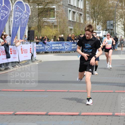 12.04.2026 - 45. Internationalen Wilhelmsburger Insellauf Strokosch-Dieckow http://msf.ph/oto/9482926 12.04.2026 12:49:30 Ziel 4876, 2378, 5625 meine-sportfotos.de