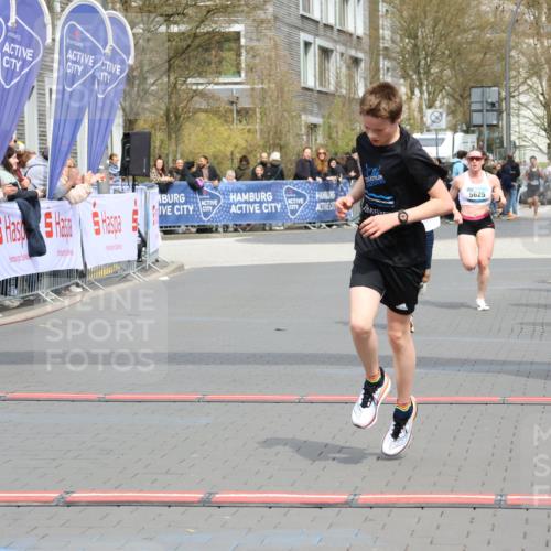 12.04.2026 - 45. Internationalen Wilhelmsburger Insellauf Strokosch-Dieckow http://msf.ph/oto/9482949 12.04.2026 12:49:30 Ziel 4876, 2378, 5625 meine-sportfotos.de