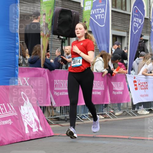 12.04.2026 - 45. Internationalen Wilhelmsburger Insellauf Strokosch-Dieckow http://msf.ph/oto/9482979 12.04.2026 13:23:56 Ziel 5505, 3471, 3814, 2716, 3730 meine-sportfotos.de