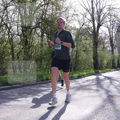 12.04.2026 - 45. Internationalen Wilhelmsburger Insellauf Yannick Fuchs http://msf.ph/oto/9482989 12.04.2026 10:24:05 Laufen 3929 meine-sportfotos.de