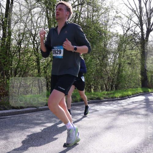 12.04.2026 - 45. Internationalen Wilhelmsburger Insellauf Yannick Fuchs http://msf.ph/oto/9482994 12.04.2026 10:24:06 Laufen 3929 meine-sportfotos.de