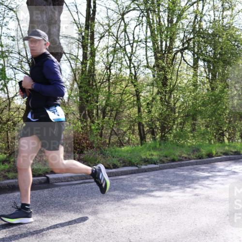 12.04.2026 - 45. Internationalen Wilhelmsburger Insellauf Yannick Fuchs http://msf.ph/oto/9483004 12.04.2026 10:24:06 Laufen  meine-sportfotos.de
