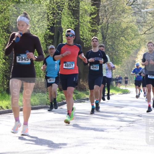 12.04.2026 - 45. Internationalen Wilhelmsburger Insellauf Yannick Fuchs http://msf.ph/oto/9483005 12.04.2026 10:24:08 Laufen 3945, 3613, 4807, 3042, 2559, 4000 meine-sportfotos.de