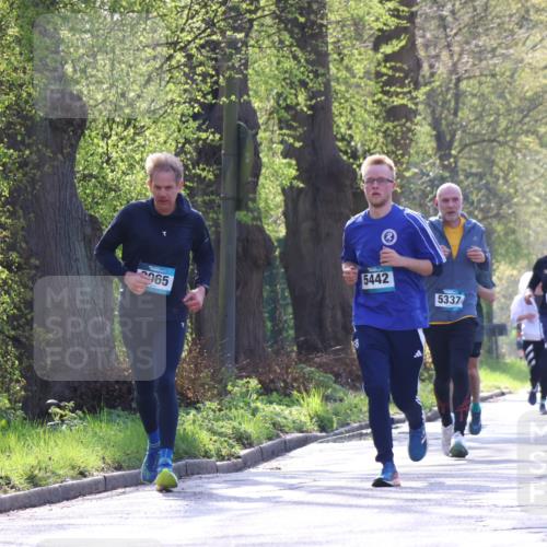 12.04.2026 - 45. Internationalen Wilhelmsburger Insellauf Yannick Fuchs http://msf.ph/oto/9483006 12.04.2026 10:31:41 Laufen 065, 5442, 5337, 2724, 2869 meine-sportfotos.de