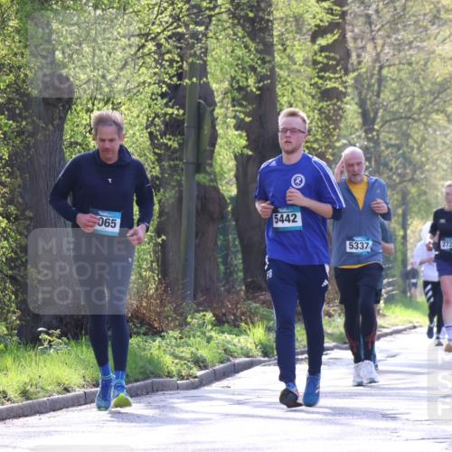 12.04.2026 - 45. Internationalen Wilhelmsburger Insellauf Yannick Fuchs http://msf.ph/oto/9483016 12.04.2026 10:31:42 Laufen 065, 5442, 5337, 2724, 2869 meine-sportfotos.de