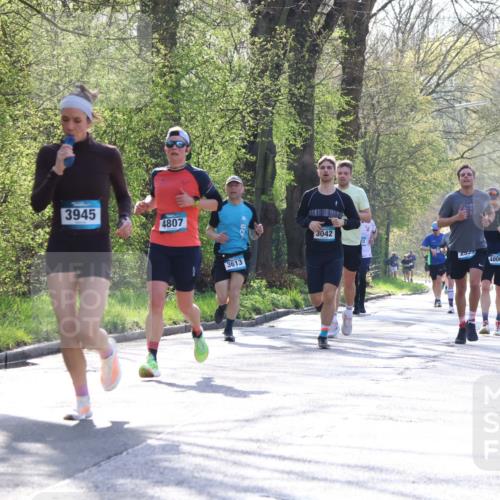 12.04.2026 - 45. Internationalen Wilhelmsburger Insellauf Yannick Fuchs http://msf.ph/oto/9483021 12.04.2026 10:24:09 Laufen 3945, 4807, 3613, 3042, 2555, 4000, 2488 meine-sportfotos.de