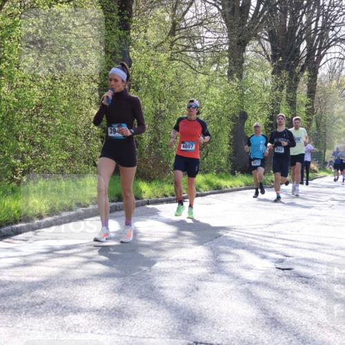 12.04.2026 - 45. Internationalen Wilhelmsburger Insellauf Yannick Fuchs http://msf.ph/oto/9483033 12.04.2026 10:24:10 Laufen 394, 4807, 3613, 3042, 636 meine-sportfotos.de