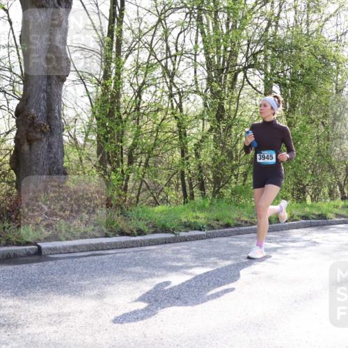 12.04.2026 - 45. Internationalen Wilhelmsburger Insellauf Yannick Fuchs http://msf.ph/oto/9483055 12.04.2026 10:24:12 Laufen 3945, 4807 meine-sportfotos.de