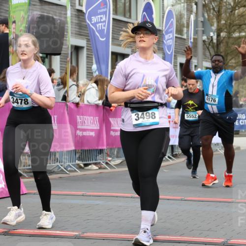 12.04.2026 - 45. Internationalen Wilhelmsburger Insellauf Strokosch-Dieckow http://msf.ph/oto/9483098 12.04.2026 13:23:49 Ziel 3783, 3498, 3478, 4176, 5505, 3471 meine-sportfotos.de