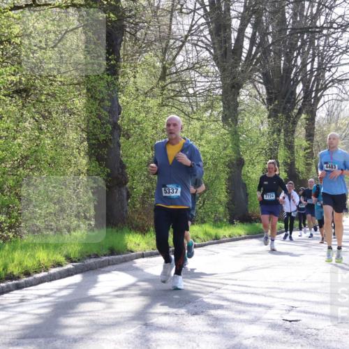 12.04.2026 - 45. Internationalen Wilhelmsburger Insellauf Yannick Fuchs http://msf.ph/oto/9483107 12.04.2026 10:31:50 Laufen 5337, 2724, 4483, 5654 meine-sportfotos.de