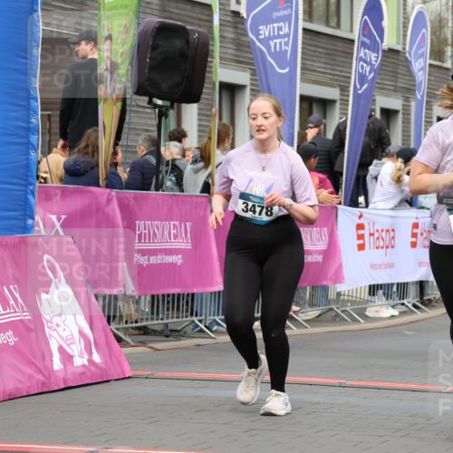 12.04.2026 - 45. Internationalen Wilhelmsburger Insellauf Strokosch-Dieckow http://msf.ph/oto/9483117 12.04.2026 13:23:48 Ziel 3336, 3783, 3498, 3478, 4176, 5505 meine-sportfotos.de