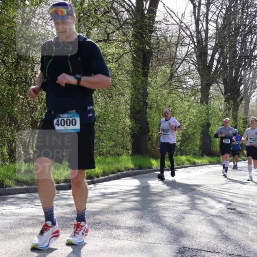 12.04.2026 - 45. Internationalen Wilhelmsburger Insellauf Yannick Fuchs http://msf.ph/oto/9483128 12.04.2026 10:24:19 Laufen 4000, 2583, 2482, 2488 meine-sportfotos.de
