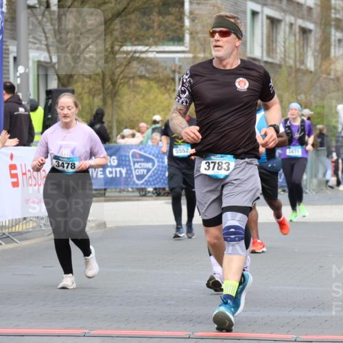 12.04.2026 - 45. Internationalen Wilhelmsburger Insellauf Strokosch-Dieckow http://msf.ph/oto/9483140 12.04.2026 13:23:45 Ziel 5223, 3336, 3783, 3498, 3478 meine-sportfotos.de