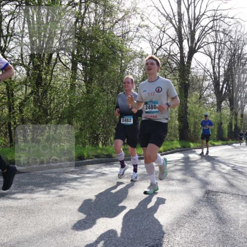 12.04.2026 - 45. Internationalen Wilhelmsburger Insellauf Yannick Fuchs http://msf.ph/oto/9483160 12.04.2026 10:24:23 Laufen 2583, 2482, 112, 2488 meine-sportfotos.de