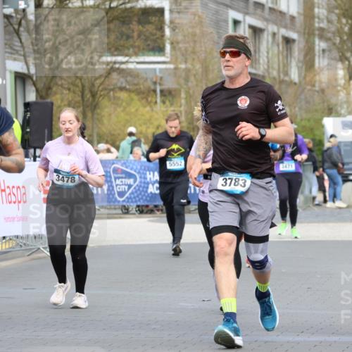 12.04.2026 - 45. Internationalen Wilhelmsburger Insellauf Strokosch-Dieckow http://msf.ph/oto/9483171 12.04.2026 13:23:44 Ziel 5223, 3336, 3783, 3498, 3478 meine-sportfotos.de
