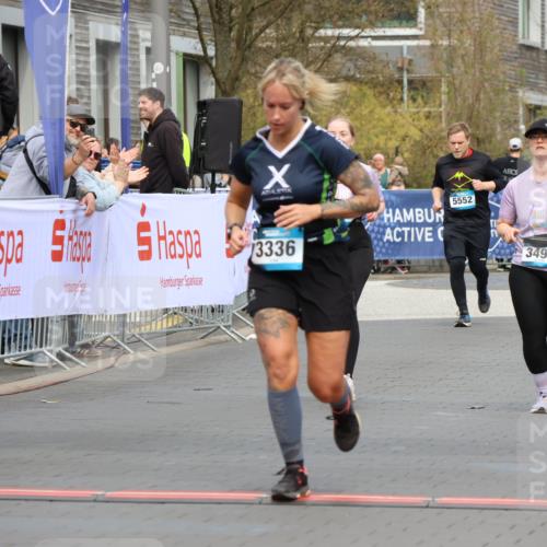 12.04.2026 - 45. Internationalen Wilhelmsburger Insellauf Strokosch-Dieckow http://msf.ph/oto/9483176 12.04.2026 13:23:43 Ziel 5223, 3336, 3783, 3498 meine-sportfotos.de