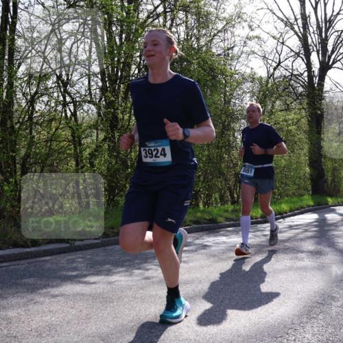 12.04.2026 - 45. Internationalen Wilhelmsburger Insellauf Yannick Fuchs http://msf.ph/oto/9483275 12.04.2026 10:24:33 Laufen 3924, 5551 meine-sportfotos.de