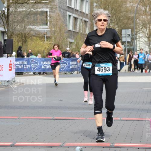 12.04.2026 - 45. Internationalen Wilhelmsburger Insellauf Strokosch-Dieckow http://msf.ph/oto/9483314 12.04.2026 13:23:27 Ziel 2153, 5262, 4593, 4708 meine-sportfotos.de