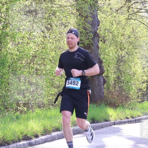 12.04.2026 - 45. Internationalen Wilhelmsburger Insellauf Yannick Fuchs http://msf.ph/oto/9483330 12.04.2026 10:24:40 Laufen 5492 meine-sportfotos.de