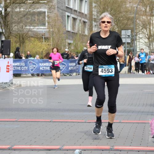 12.04.2026 - 45. Internationalen Wilhelmsburger Insellauf Strokosch-Dieckow http://msf.ph/oto/9483331 12.04.2026 13:23:27 Ziel 2153, 5262, 4593, 4708 meine-sportfotos.de